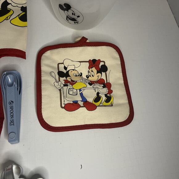 Vintage Walt Disney Mickey Minnie Mouse Cooking Apron Pot Holder Cooking Items - Picture 3 of 11